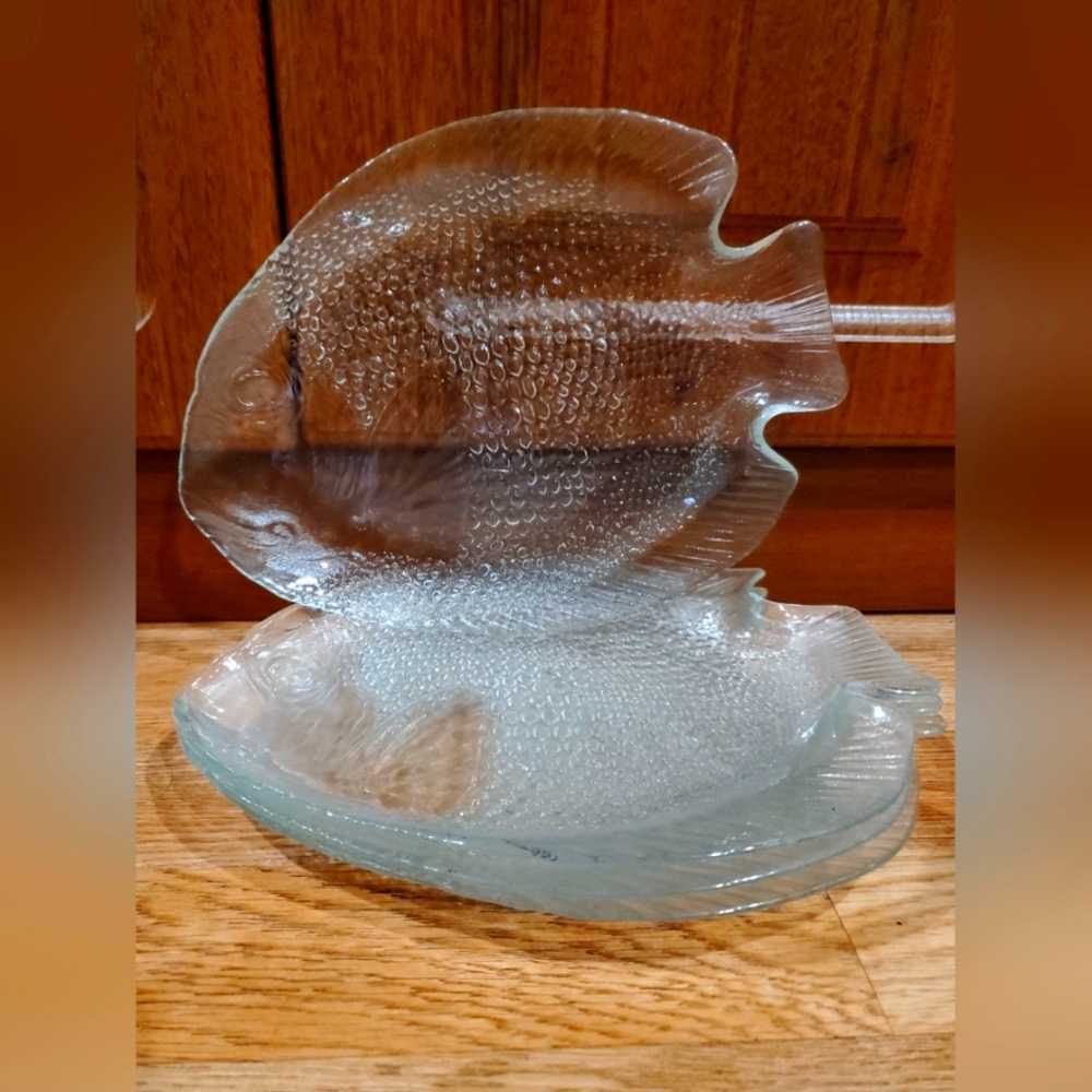 Vintage Arcoroc France Poisson Fish Shaped Embossed 10" Platters set of 4